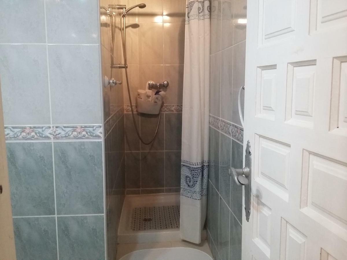 Downtown With Wifi & Tv Box Apartment Торевиеха Екстериор снимка