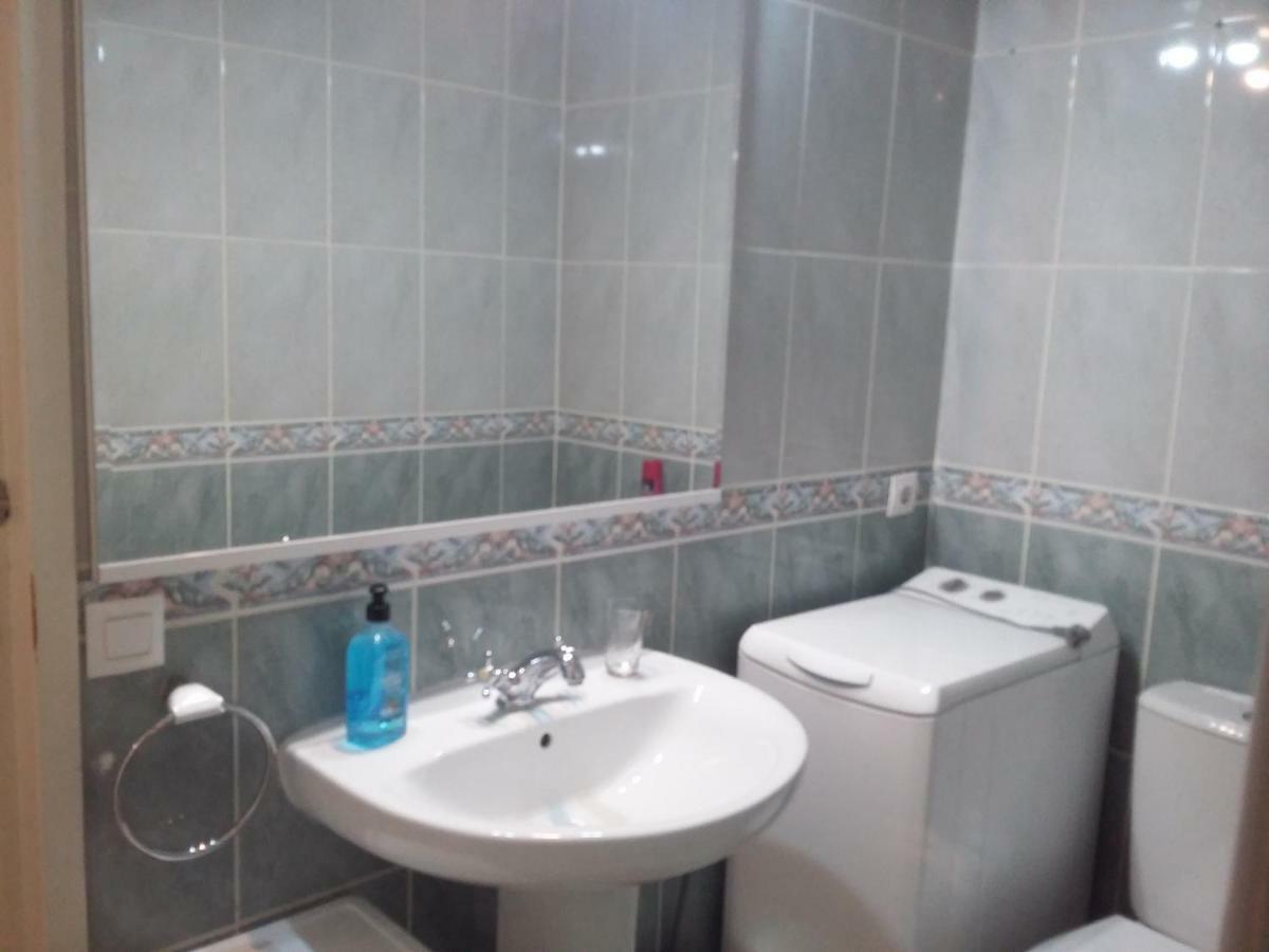 Downtown With Wifi & Tv Box Apartment Торевиеха Екстериор снимка