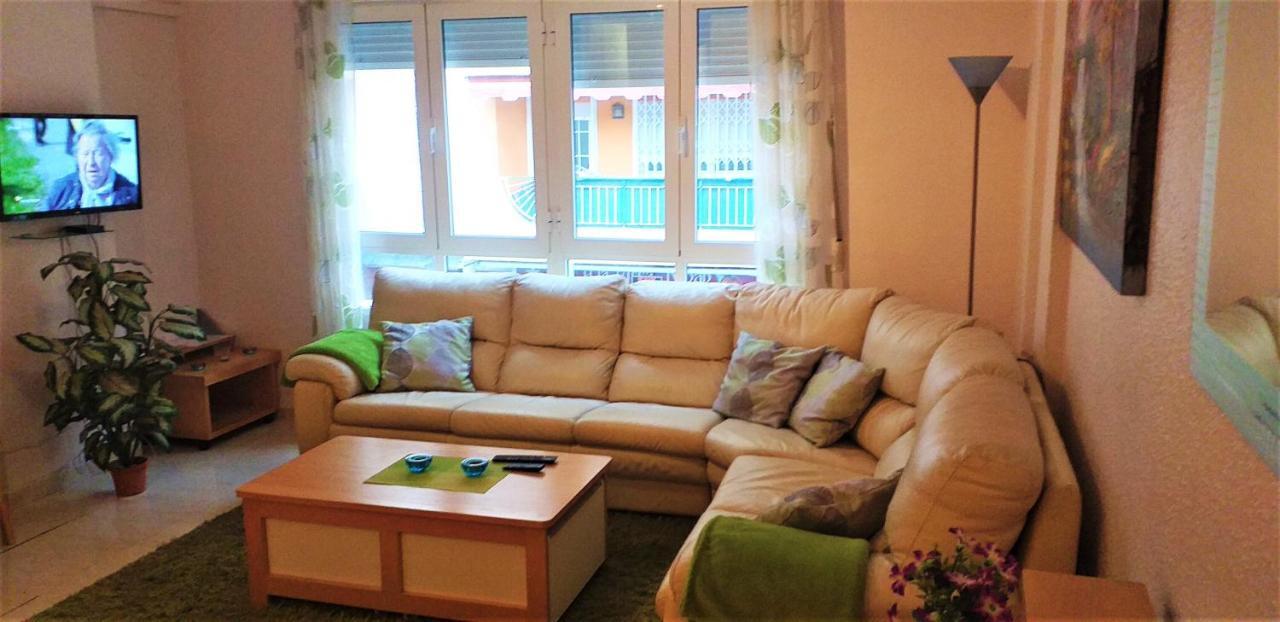 Downtown With Wifi & Tv Box Apartment Торевиеха Екстериор снимка